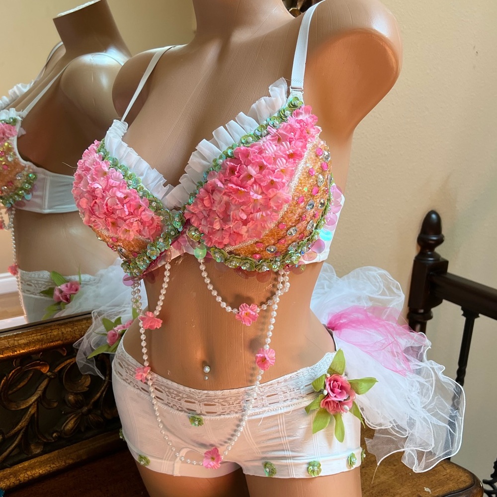 Sexy handmade sequined beaded rave bra & matching shorts set Halloween costume
